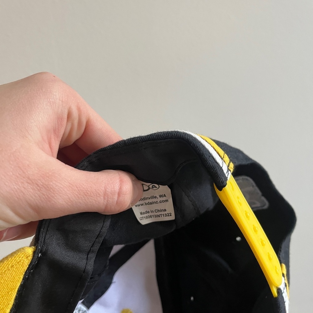 Pirates Logo Cap in Yellow and White - Picture 6 of 6